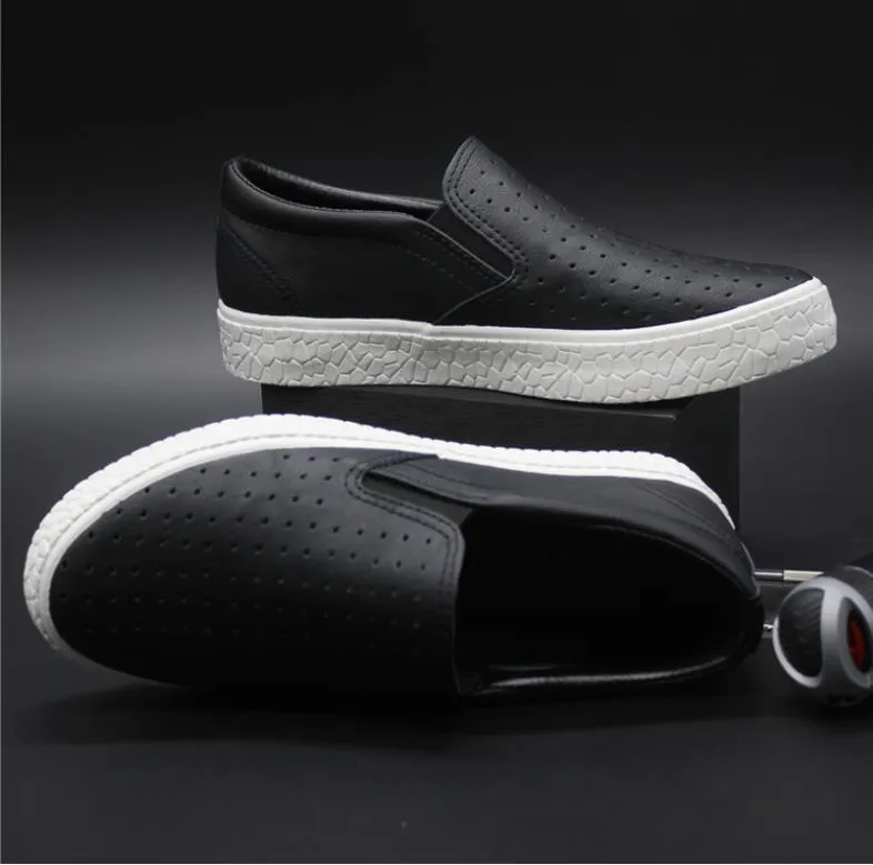Hollowed Comfortable Slip-On Holes Sneaker