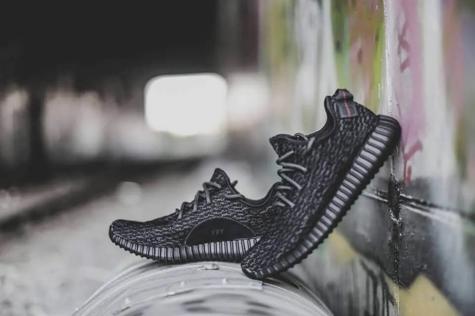 YEEZY BOOST 350 PIRATE BLACK