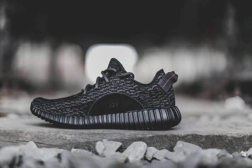 YEEZY BOOST 350 PIRATE BLACK